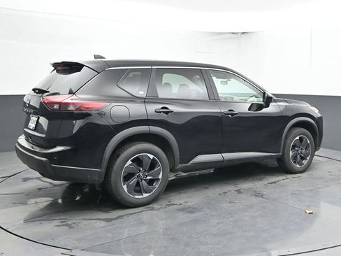 Used 2025 Nissan Rogue SV FWD image 11