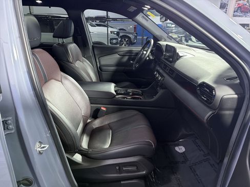 Used 2025 Honda Pilot Black Edition image 24