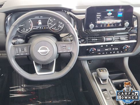 Used 2025 Nissan Pathfinder SV FWD image 27