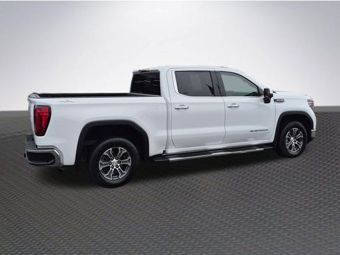 Used 2023 GMC Sierra 1500 SLT w/ SLT Convenience Package AWD/4WD image 4