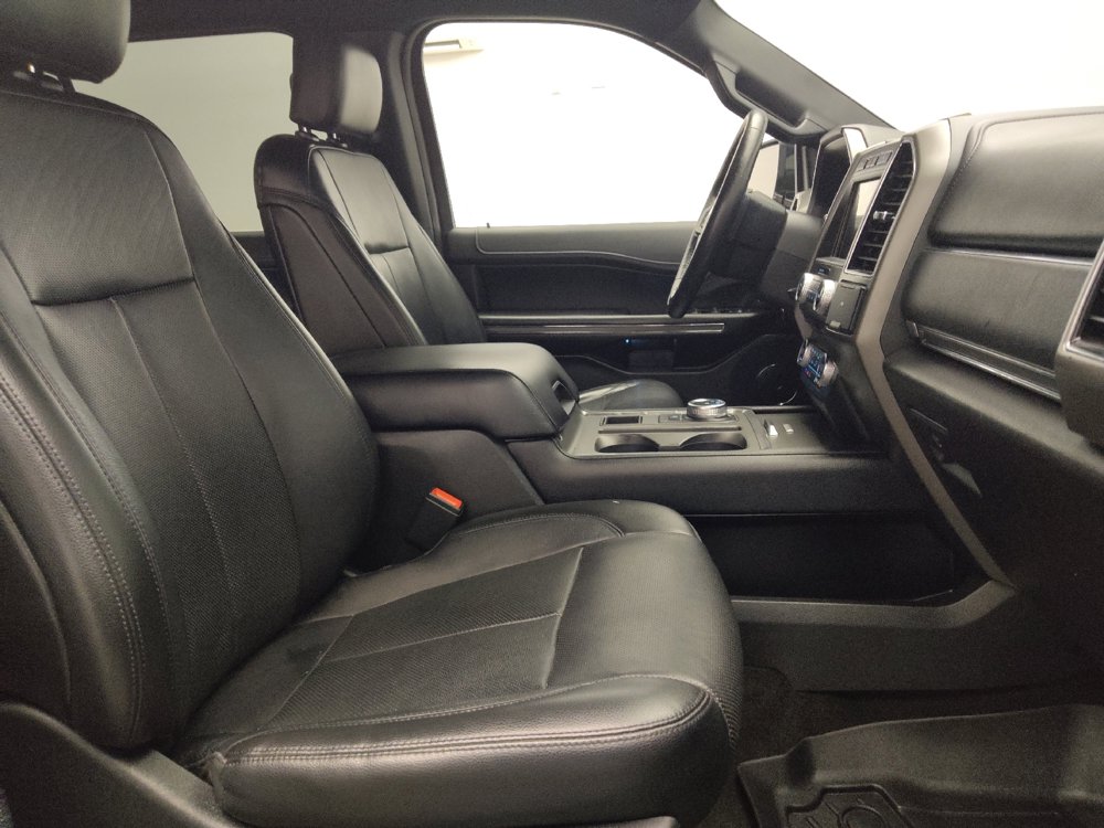 Used 2018 Ford Expedition XLT w/ Equipment Group 202A RWD image 21