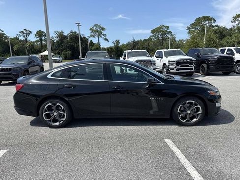 Used 2023 Chevrolet Malibu LT FWD image 2