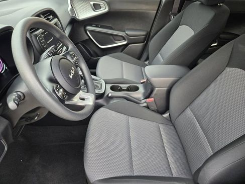 Certified 2025 Kia Soul LX image 12