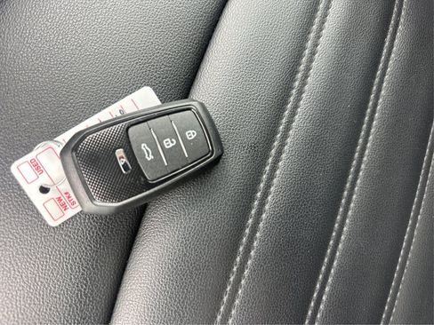 Used 2019 Ford Edge SEL w/ Equipment Group 201A AWD/4WD image 34
