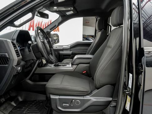 Used 2017 Ford F150 XLT w/ Equipment Group 302A Luxury image 4