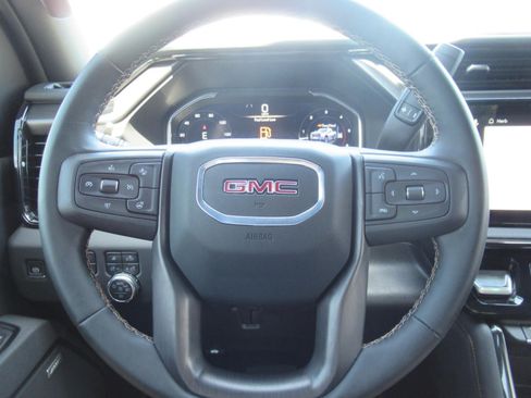 Used 2025 GMC Sierra 2500 AT4 w/ AT4 Premium Plus Package AWD/4WD image 29