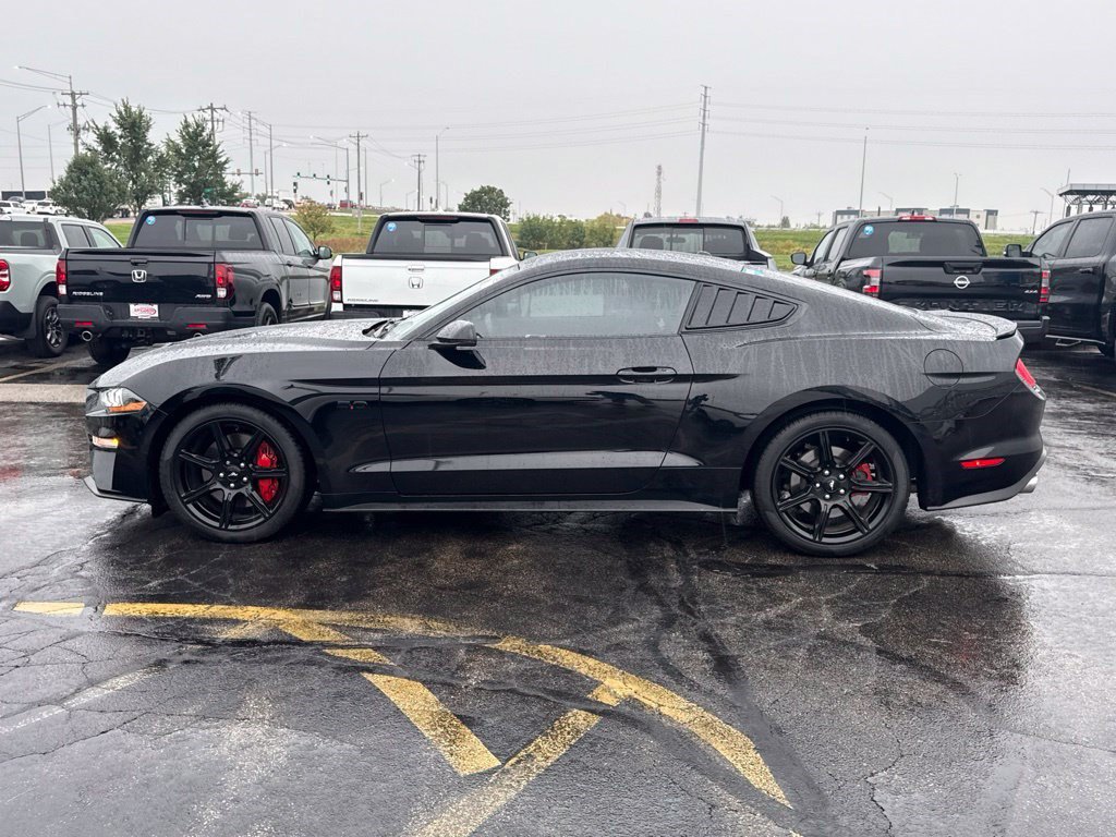 Used 2018 Ford Mustang GT Premium w/ Black Accent Package RWD image 8