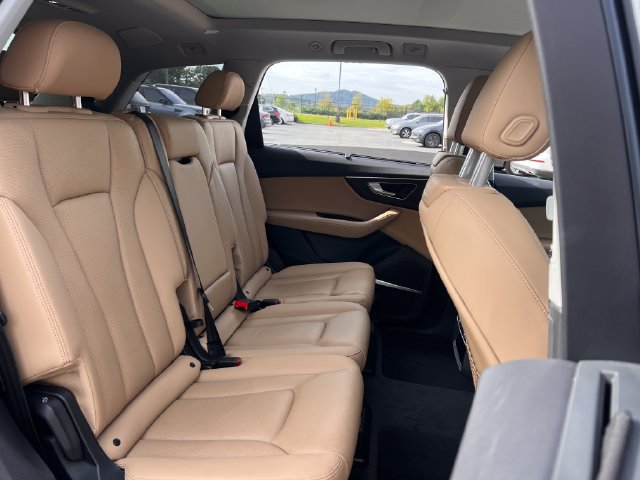 Used 2021 Audi Q7 3.0T Prestige w/ Prestige Package AWD/4WD image 32