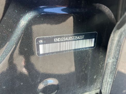 Used 2025 Kia Soul LX w/ LX Technology Package FWD image 27