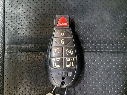 Used 2018 Dodge Grand Caravan SXT FWD image 32