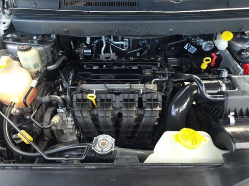 Used 2019 Dodge Journey SE image 18