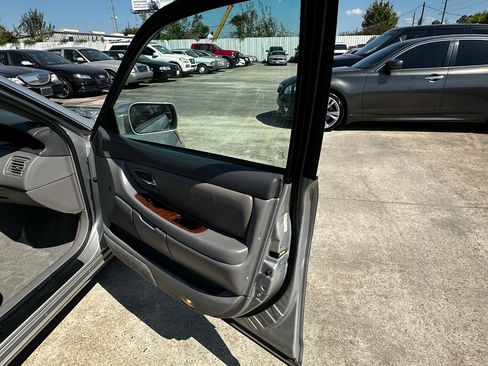 Used 2003 Toyota Avalon XLS image 31