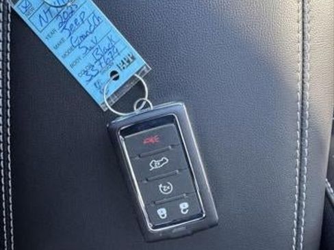 New 2025 Jeep Grand Cherokee Limited image 64