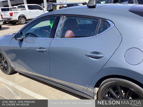 Used 2021 MAZDA MAZDA3 s image 9