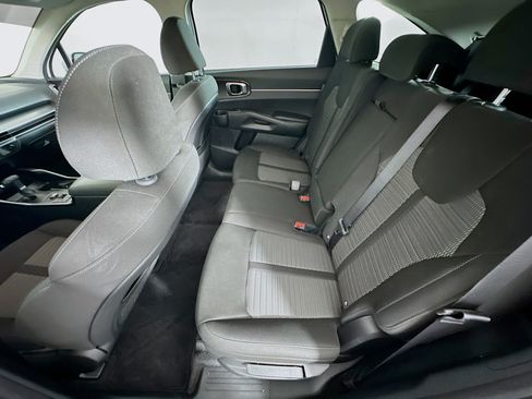 Used 2025 Kia Sorento LX FWD image 28