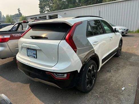 Used 2023 Kia Niro Wave FWD image 4