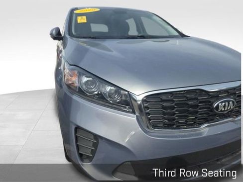 Used 2020 Kia Sorento LX image 2