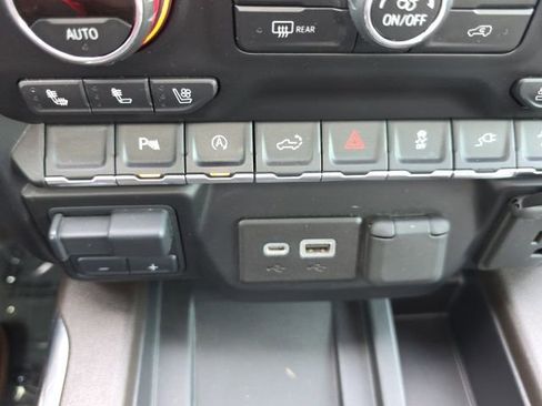 Used 2020 Chevrolet Silverado 1500 LTZ w/ LTZ Plus Package image 31