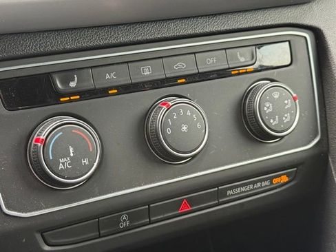 Used 2022 Volkswagen Atlas Cross Sport SE image 27