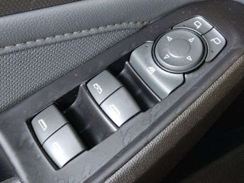 Used 2018 Chevrolet Traverse Premier w/ Driver Confidence II Package FWD image 27