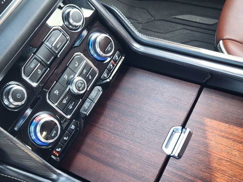 Certified 2024 GMC Yukon Denali Ultimate image 28