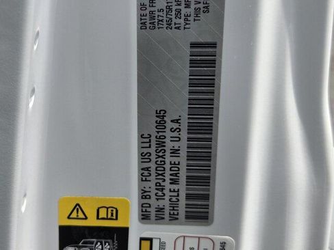 Certified 2025 Jeep Wrangler Unlimited Sport AWD/4WD image 10