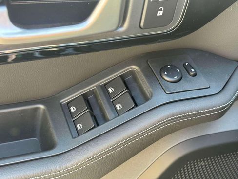 Used 2025 INEOS Grenadier Fieldmaster Edition image 16