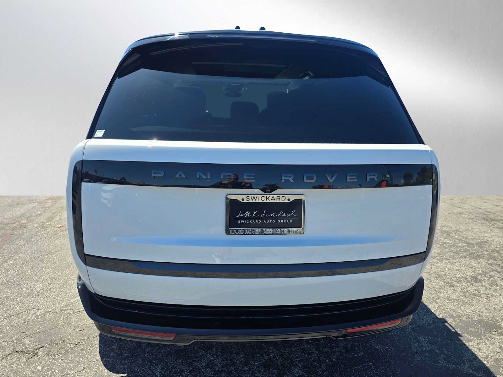 New 2026 Land Rover Range Rover Long Wheelbase SE AWD/4WD image 4