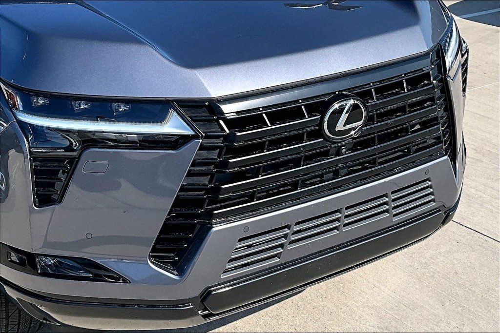 Used 2024 Lexus GX 550 w/ Accessory Package (Z1) AWD/4WD image 35