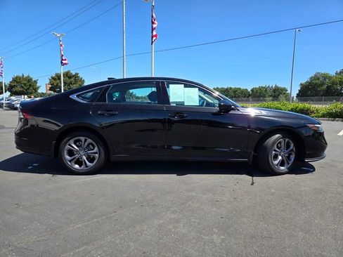 Used 2023 Honda Accord EX image 3