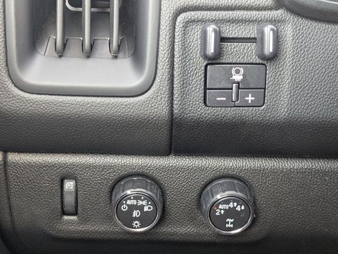 Used 2018 Chevrolet Colorado LT w/ LT Convenience Package AWD/4WD image 21