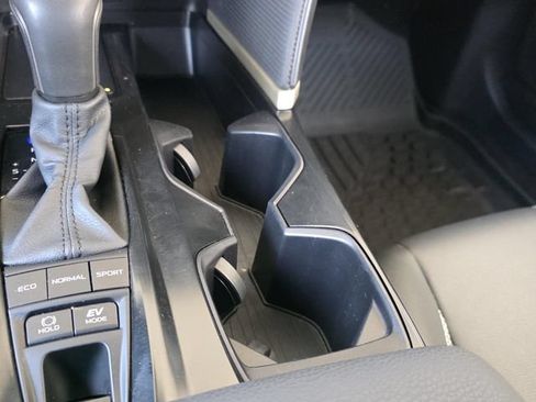 Used 2025 Toyota Camry SE w/ Convenience Package FWD image 21