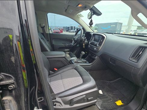 Used 2017 Chevrolet Colorado Z71 AWD/4WD image 10