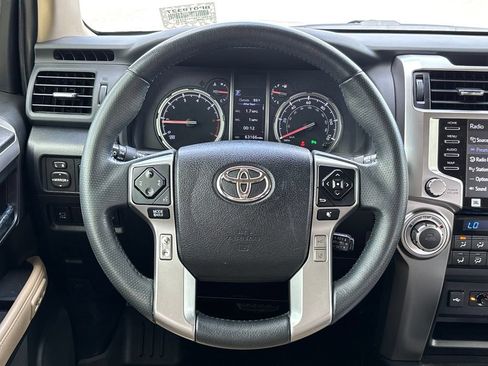 Used 2022 Toyota 4Runner Limited AWD/4WD image 18
