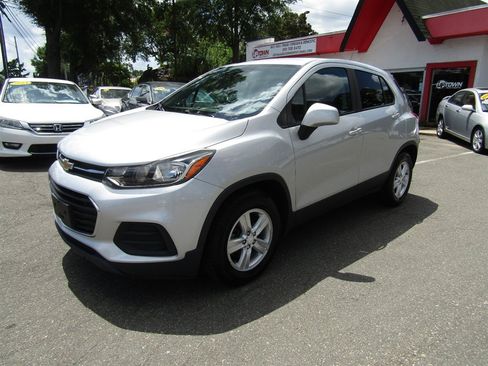 Used 2020 Chevrolet Trax LS w/ Tint and Cruise Package FWD image 11