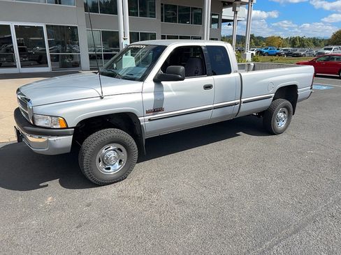 Used 1999 Dodge Ram 2500 Truck 4x4 Quad Cab image 2