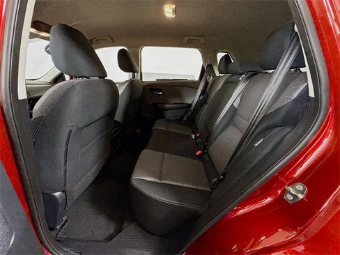 Certified 2021 Nissan Rogue SV image 9