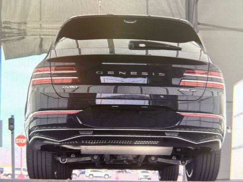 Used 2025 Genesis GV80 3.5T Prestige image 12