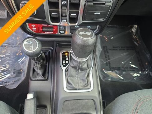 Certified 2025 Jeep Wrangler Unlimited Rubicon AWD/4WD image 19