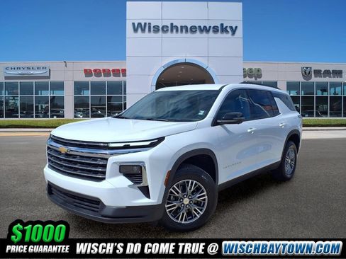 Used 2026 Chevrolet Traverse LT w/ Driver Confidence Package FWD image 1
