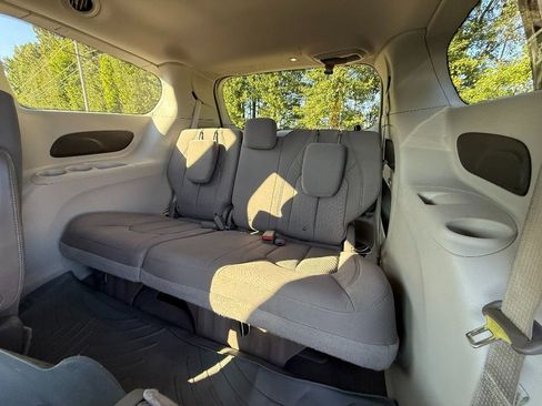 Used 2018 Chrysler Pacifica Touring Plus w/ Tire & Wheel Group image 23