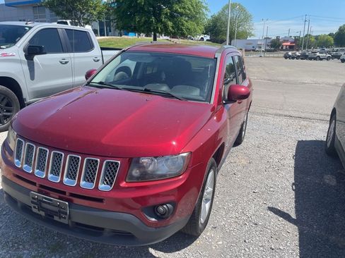 Used 2014 Jeep Compass Latitude image 3