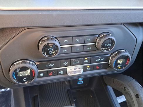 New 2025 Ford Bronco Outer Banks w/ Sasquatch Package image 11