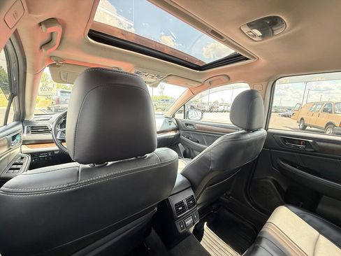 Used 2018 Subaru Outback 3.6R Limited AWD/4WD image 27
