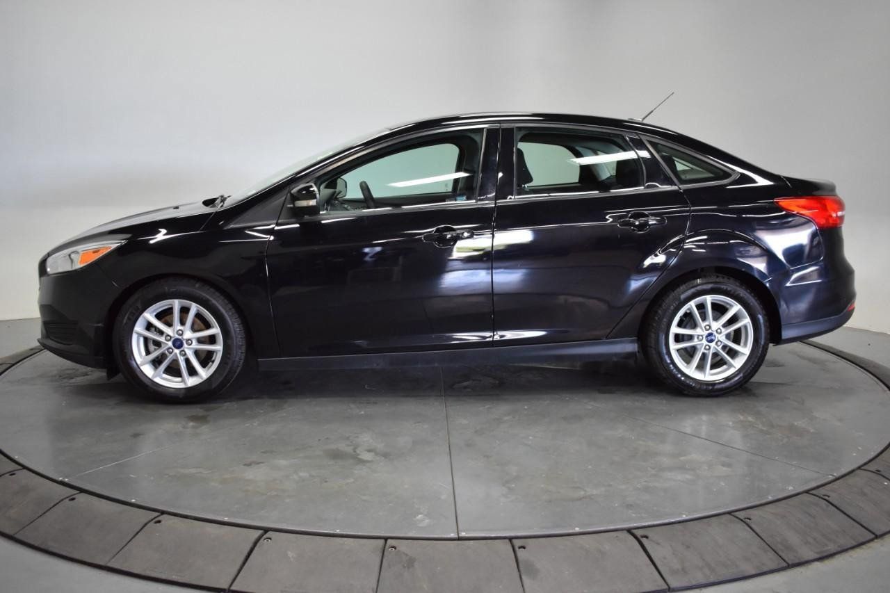 Used 2017 Ford Focus SE FWD image 4