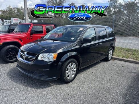 Used 2019 Dodge Grand Caravan SE w/ UConnect Hands-Free Group image 1