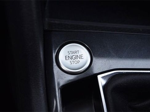 Certified 2023 Volkswagen Tiguan SE image 17