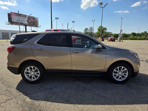 Used 2019 Chevrolet Equinox LT w/ Driver Convenience Package FWD image 3