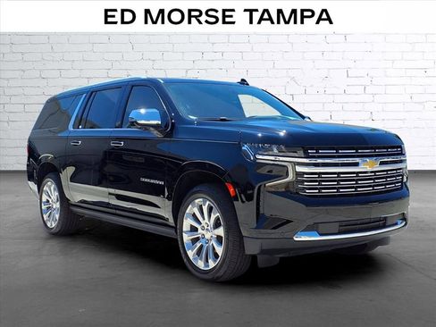 Used 2022 Chevrolet Suburban Premier AWD/4WD image 5