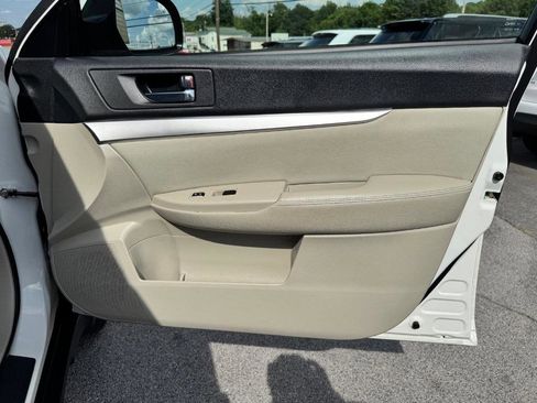 Used 2010 Subaru Outback 2.5i Premium image 22